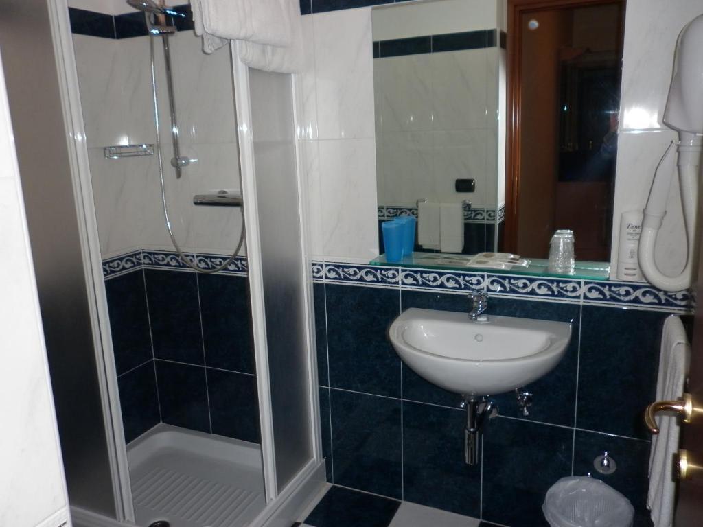 Hotel Cristall San Benedetto del Tronto Exterior photo