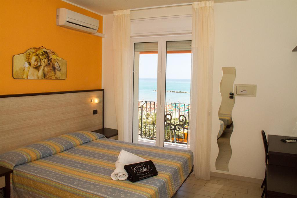 Hotel Cristall San Benedetto del Tronto Exterior photo