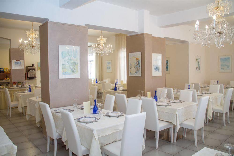 Hotel Cristall San Benedetto del Tronto Exterior photo
